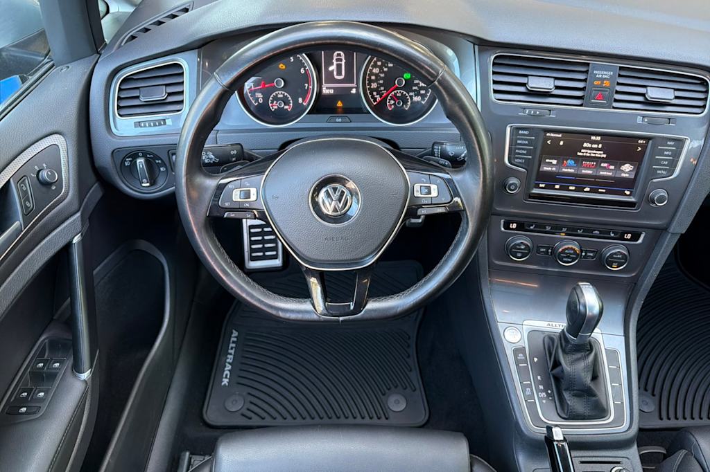 Thumbnail: 2017 Volkswagen Golf - 11