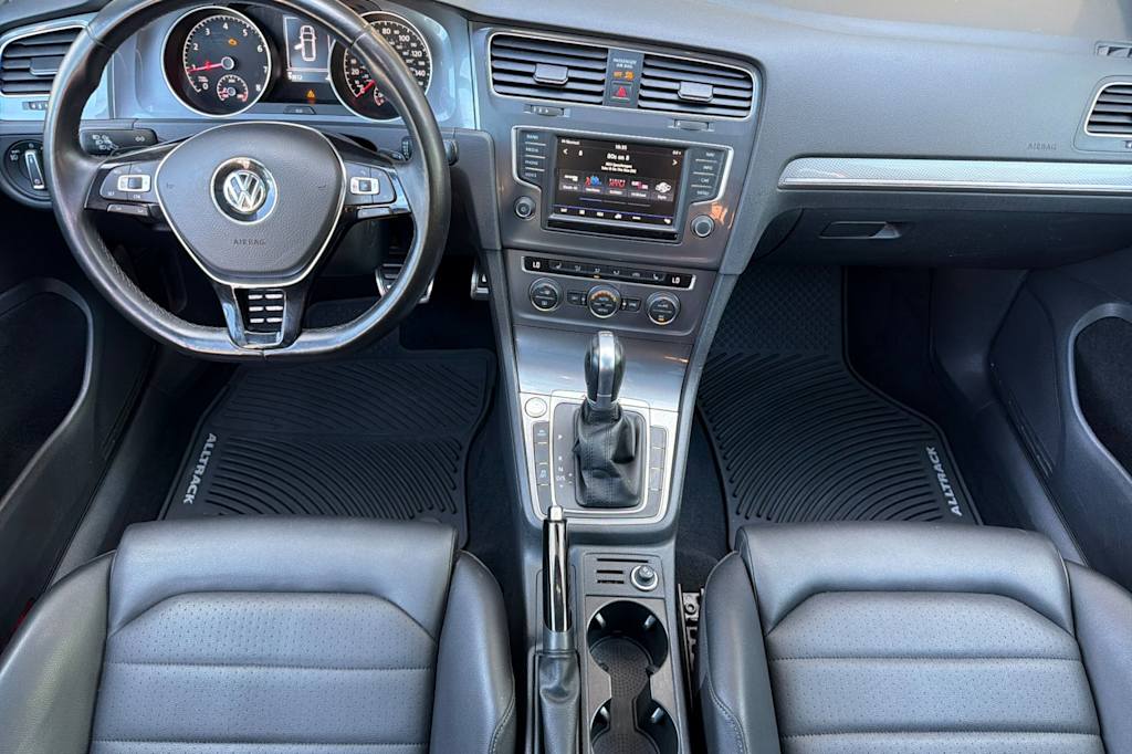 Thumbnail: 2017 Volkswagen Golf - 2