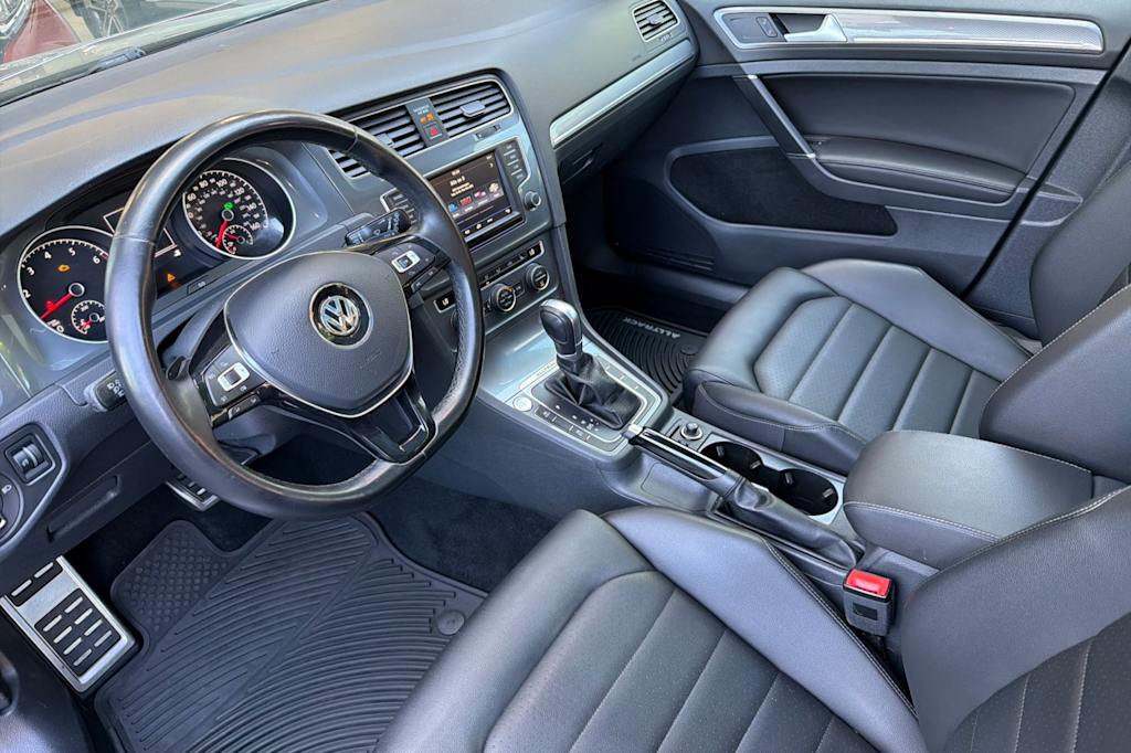 Thumbnail: 2017 Volkswagen Golf - 9
