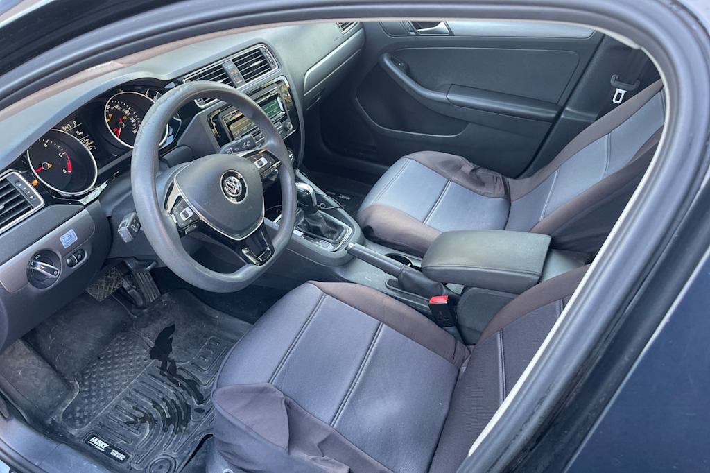 Thumbnail: 2015 Volkswagen Jetta - 10