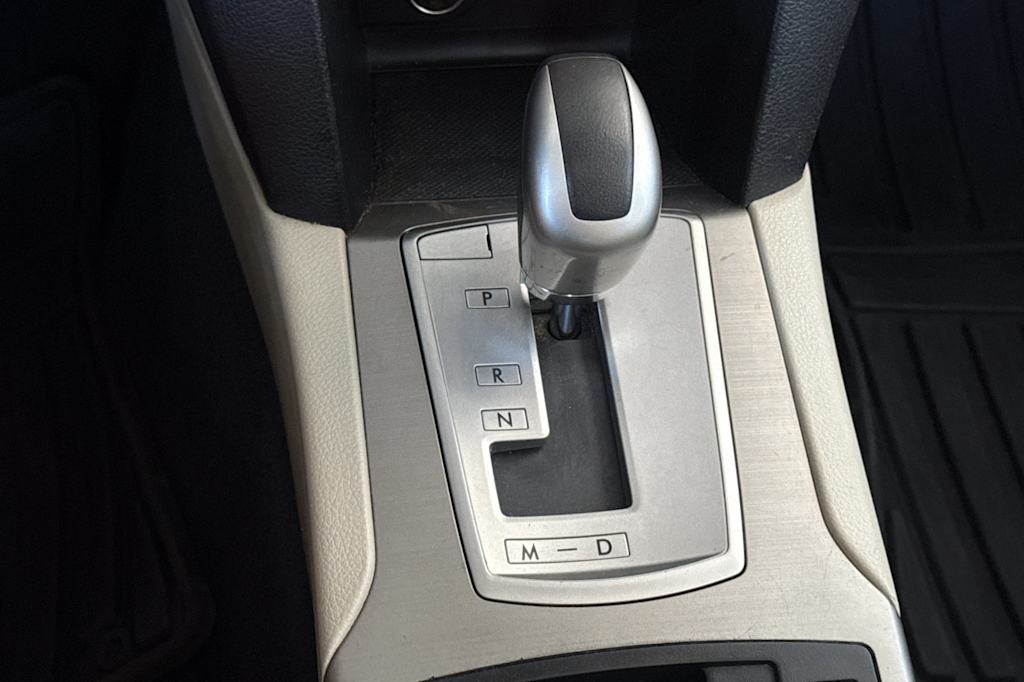 Thumbnail: 2010 Subaru Legacy - 13