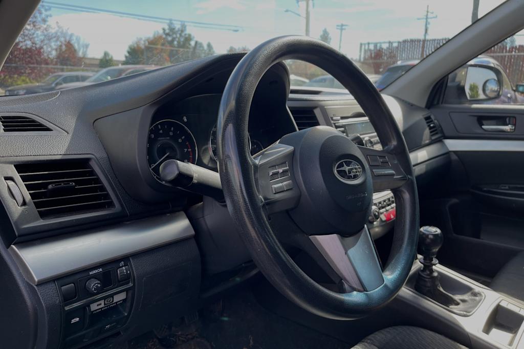 2010 Subaru Outback Base 9