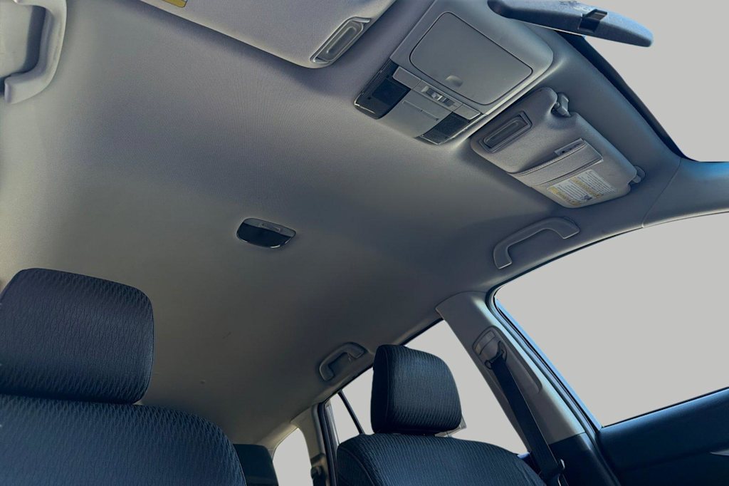 Thumbnail: 2010 Subaru Outback - 23