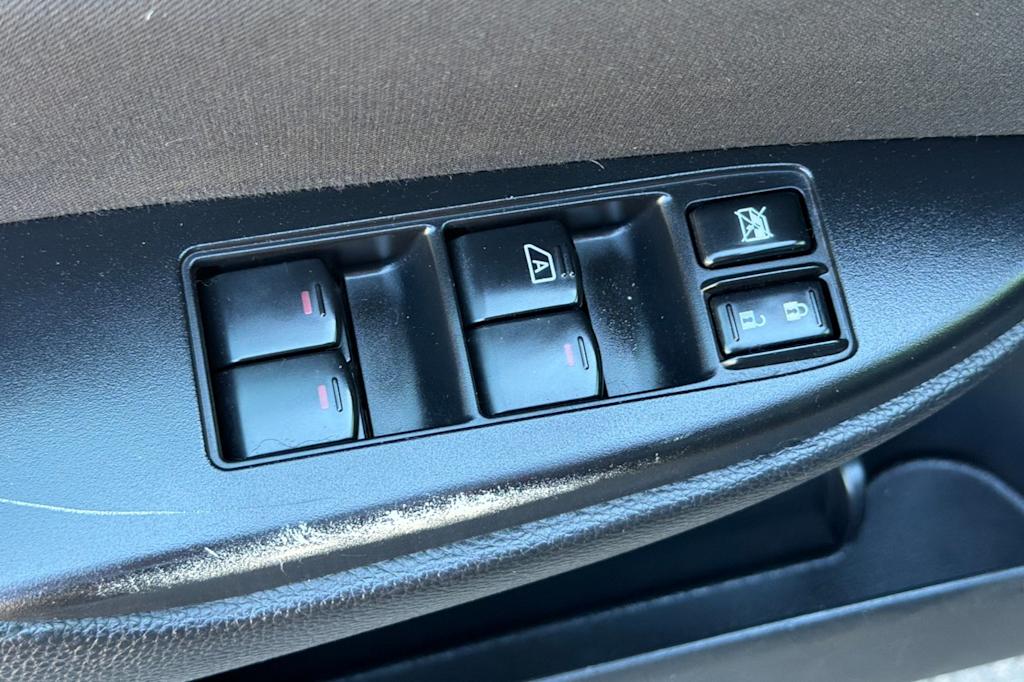 Thumbnail: 2010 Subaru Outback - 22