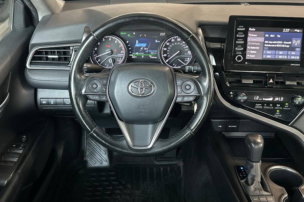 Thumbnail: 2022 Toyota Camry - 12
