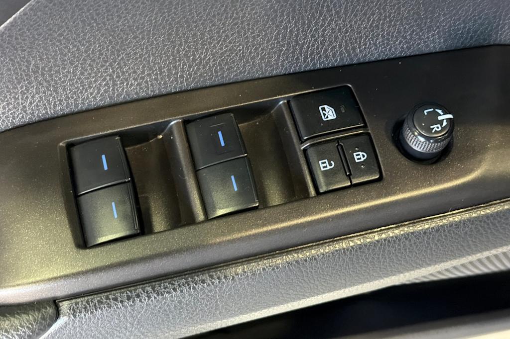 Thumbnail: 2023 Toyota Camry - 21