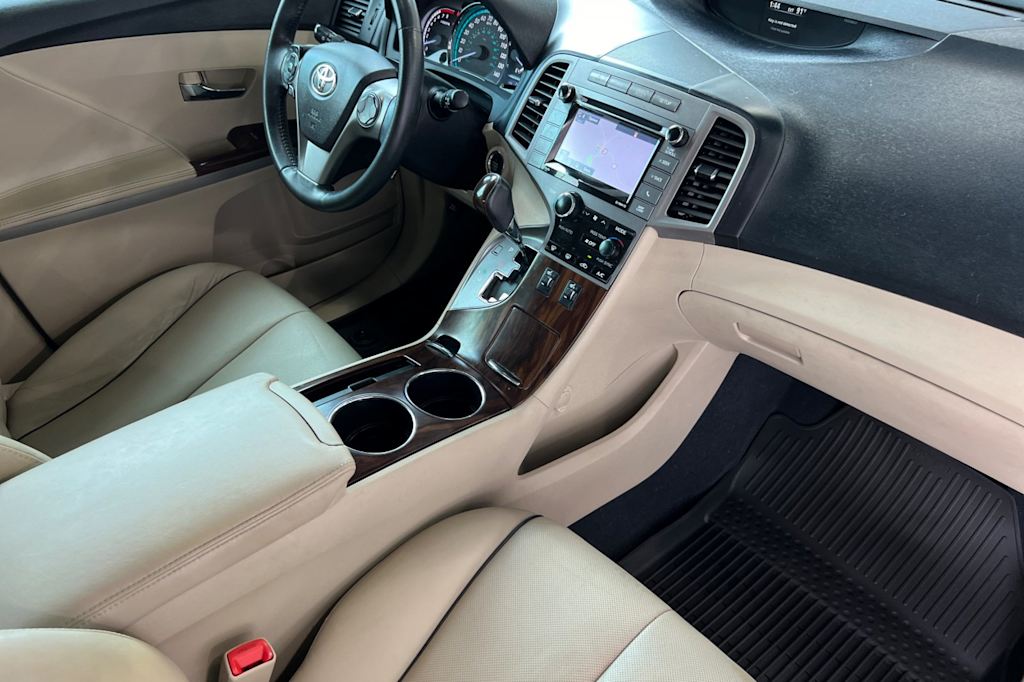 Thumbnail: 2015 Toyota Venza - 12