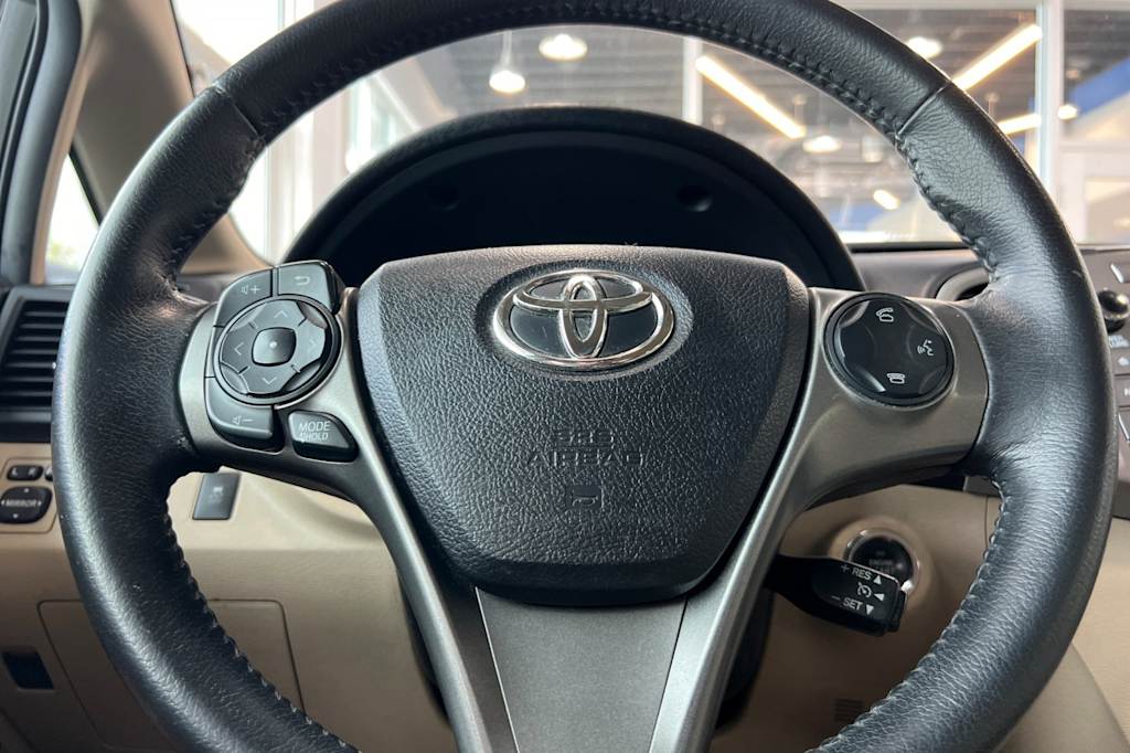 Thumbnail: 2015 Toyota Venza - 28