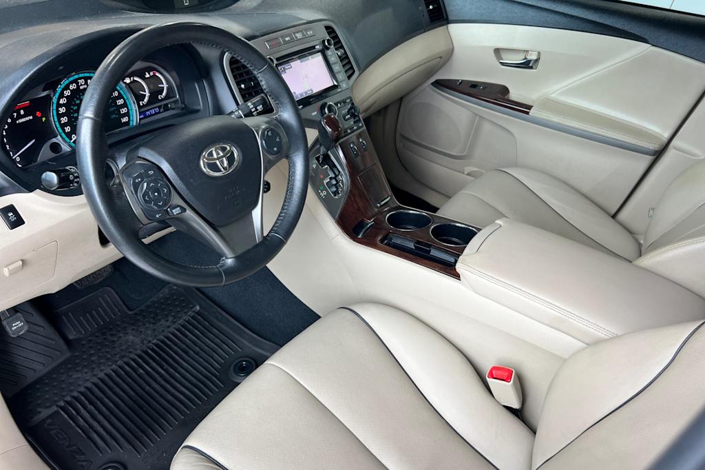 Thumbnail: 2015 Toyota Venza - 9