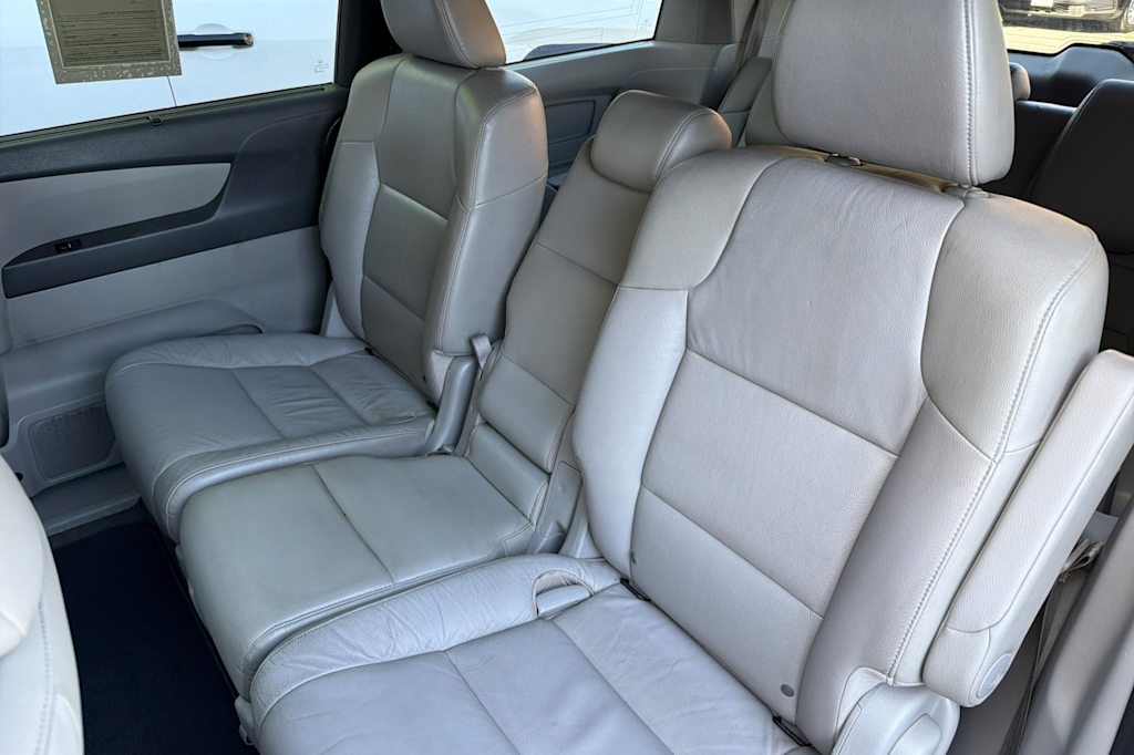 Thumbnail: 2012 Honda Odyssey - 10