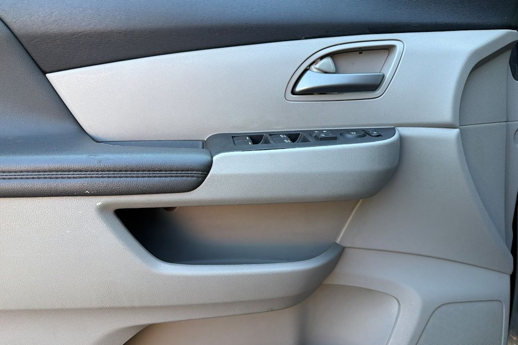 Thumbnail: 2012 Honda Odyssey - 20
