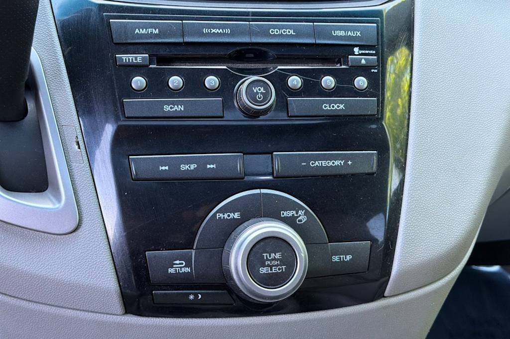 Thumbnail: 2012 Honda Odyssey - 25