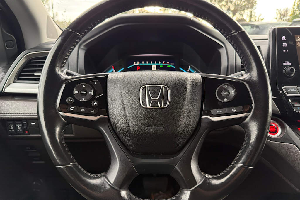 Thumbnail: 2018 Honda Odyssey - 14