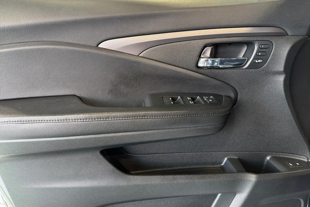 Thumbnail: 2022 Honda Pilot - 21