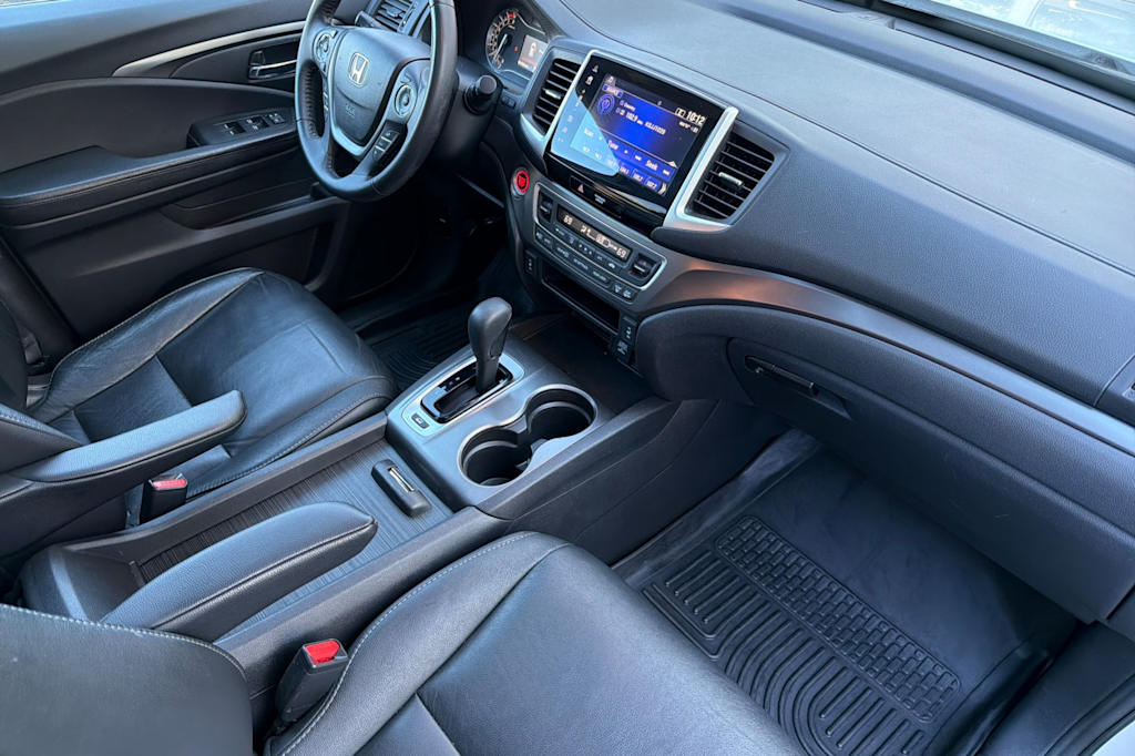 Thumbnail: 2018 Honda Pilot - 12