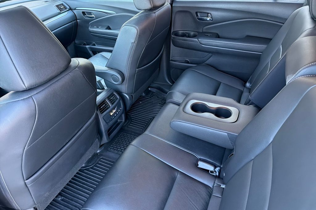 Thumbnail: 2018 Honda Pilot - 10