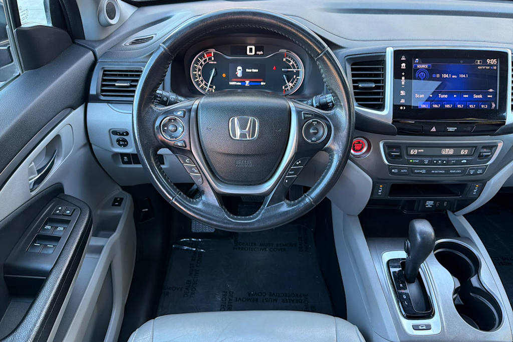Thumbnail: 2017 Honda Pilot - 11