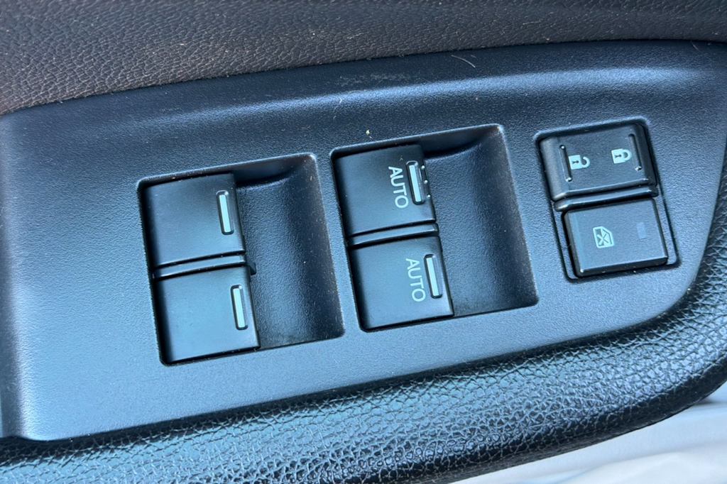 Thumbnail: 2017 Honda Pilot - 22