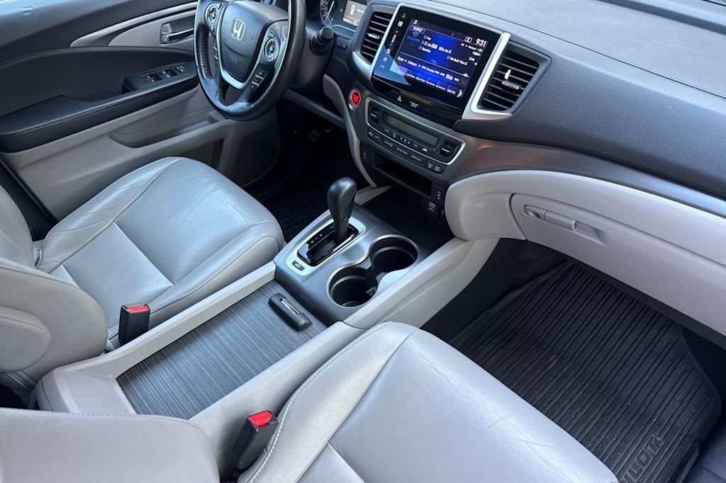Thumbnail: 2016 Honda Pilot - 12