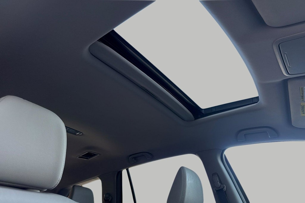 Thumbnail: 2016 Honda Pilot - 24