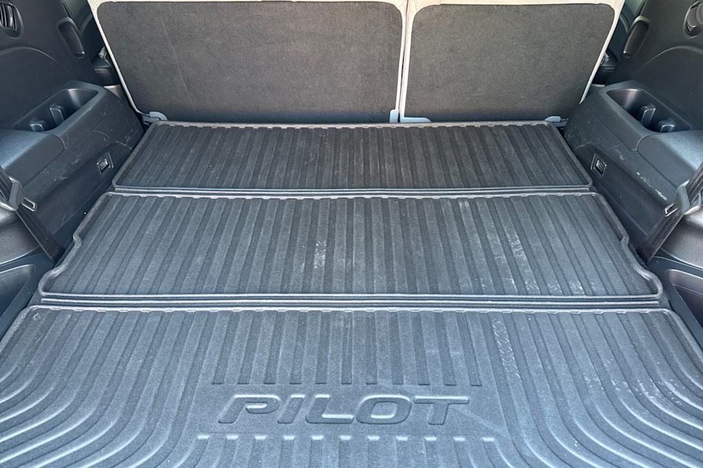 Thumbnail: 2016 Honda Pilot - 16