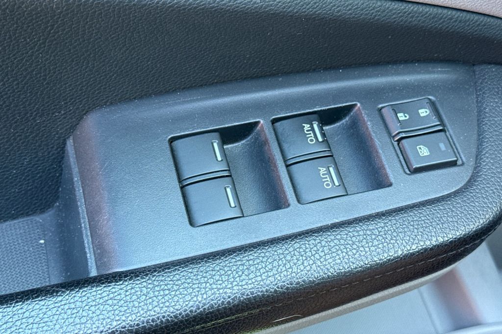 Thumbnail: 2016 Honda Pilot - 22