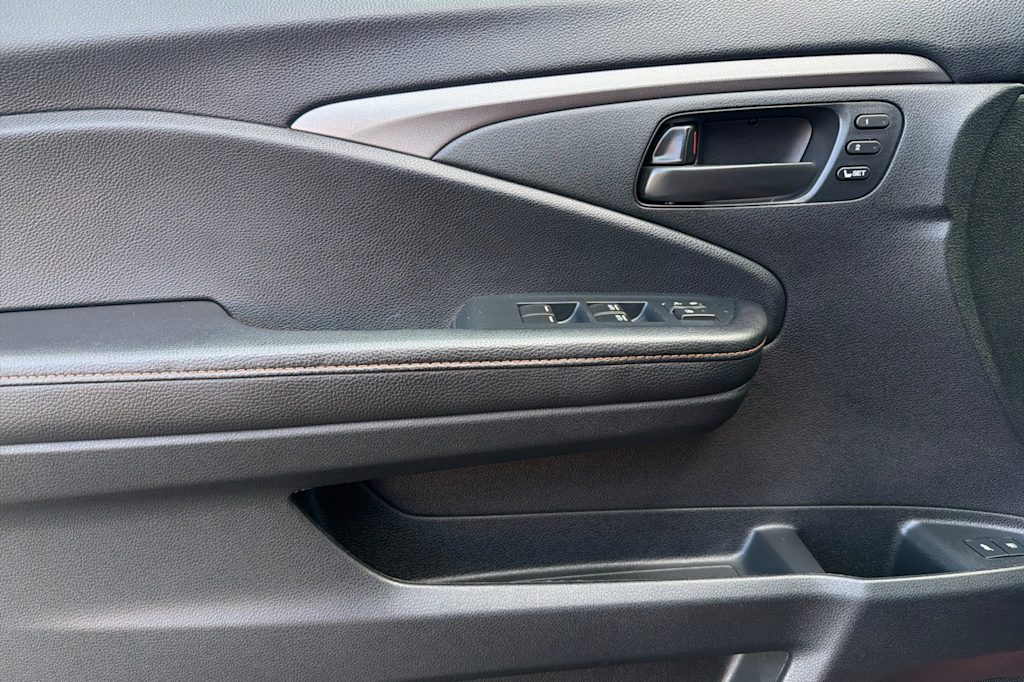 Thumbnail: 2023 Honda Passport - 20