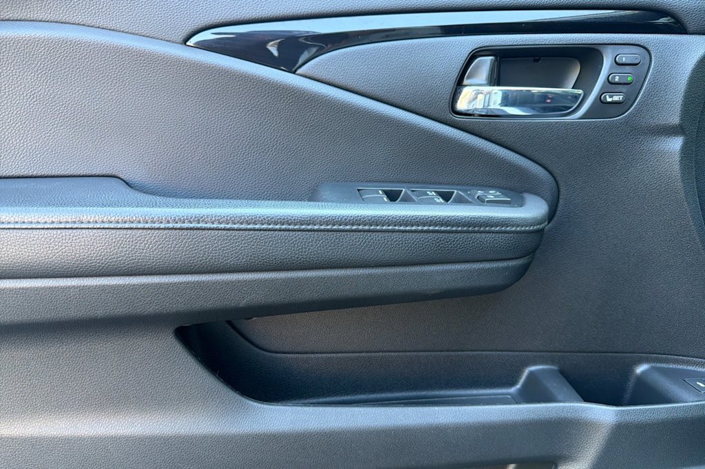Thumbnail: 2020 Honda Passport - 20