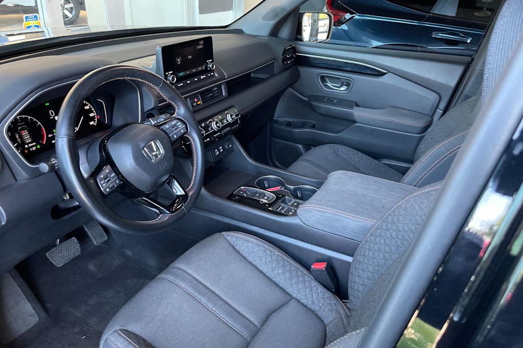Thumbnail: 2025 Honda Pilot - 9
