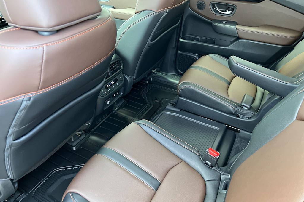 Thumbnail: 2026 Honda Pilot - 9