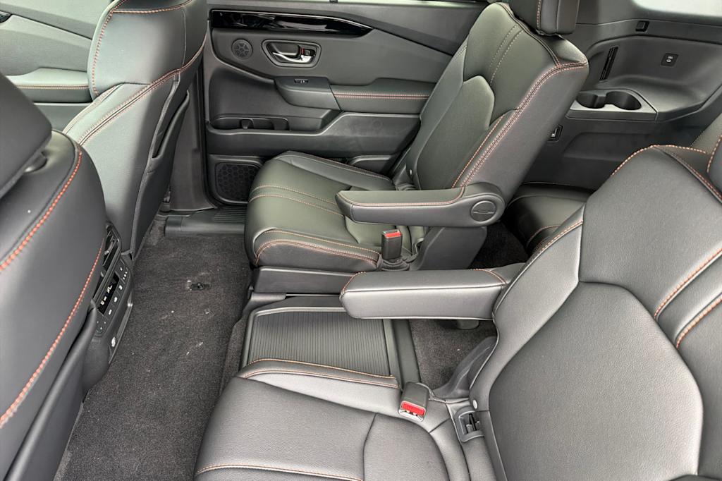Thumbnail: 2026 Honda Pilot - 10