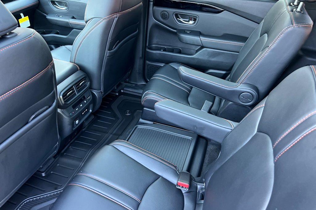 Thumbnail: 2025 Honda Pilot - 10