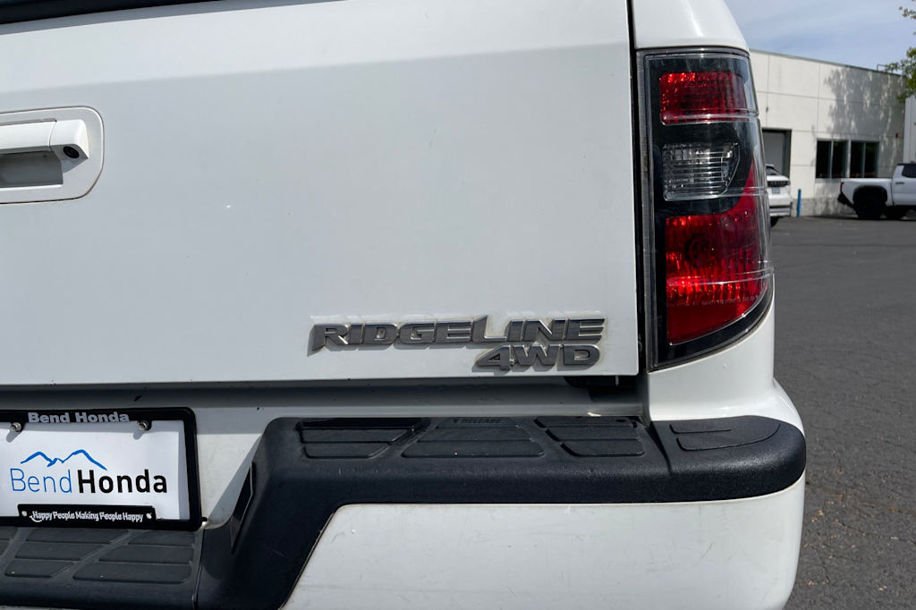 Thumbnail: 2014 Honda Ridgeline - 16
