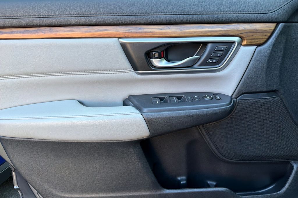 Thumbnail: 2019 Honda CR-V - 21
