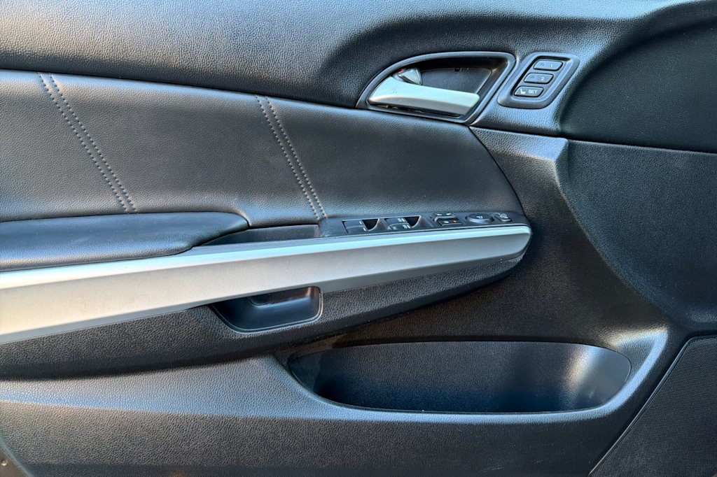 Thumbnail: 2013 Honda Crosstour - 21