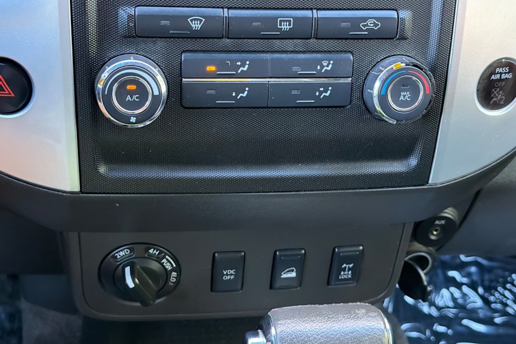Thumbnail: 2011 Nissan Xterra - 25