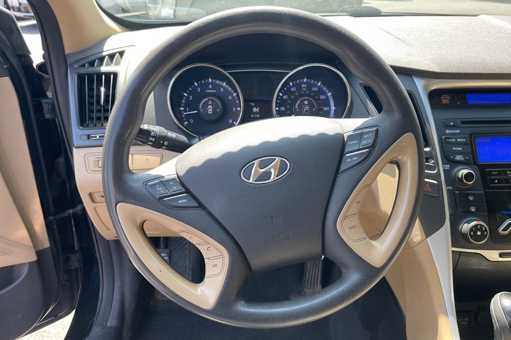 Thumbnail: 2013 Hyundai Sonata - 10
