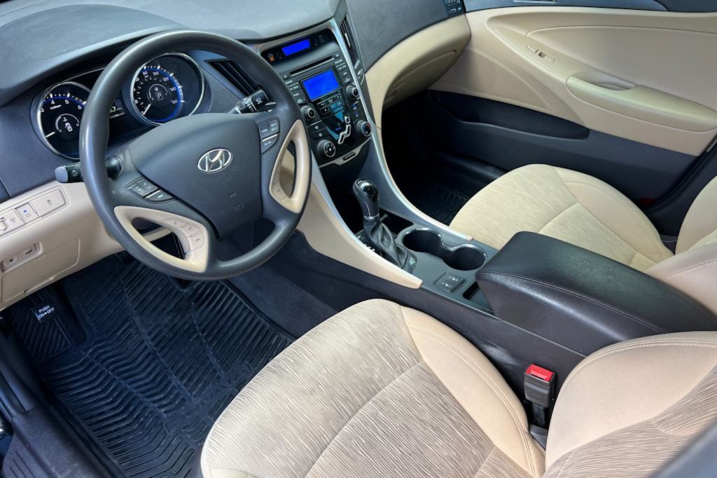 Thumbnail: 2013 Hyundai Sonata - 9