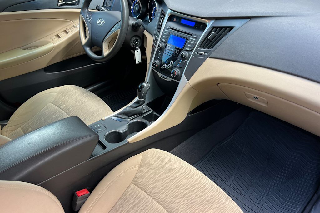 Thumbnail: 2013 Hyundai Sonata - 12