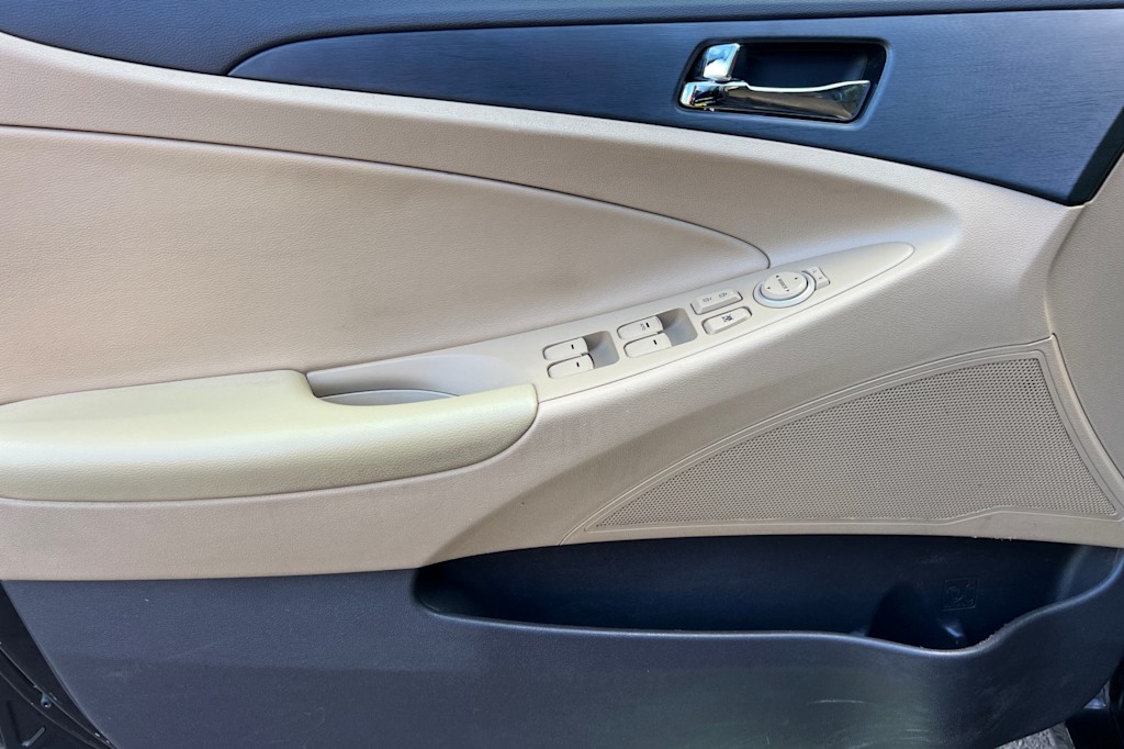 Thumbnail: 2013 Hyundai Sonata - 20