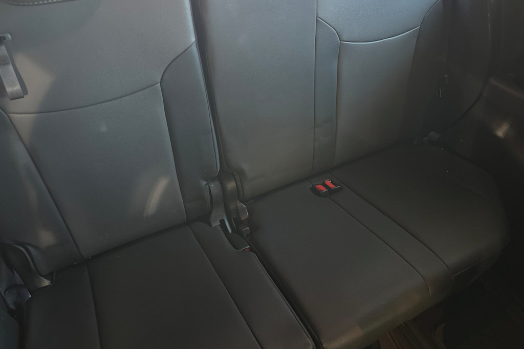 Thumbnail: 2022 Toyota Sienna - 23