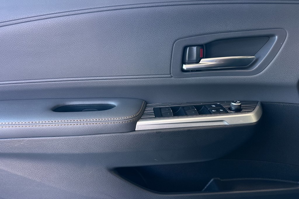 Thumbnail: 2022 Toyota Sienna - 21