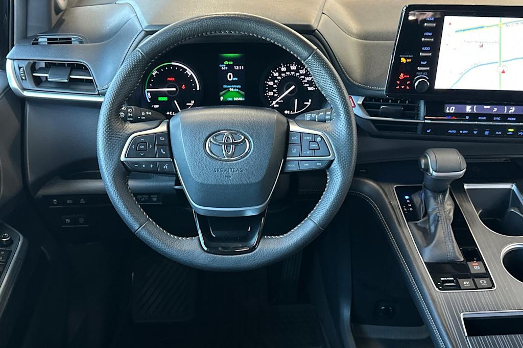 Thumbnail: 2022 Toyota Sienna - 12