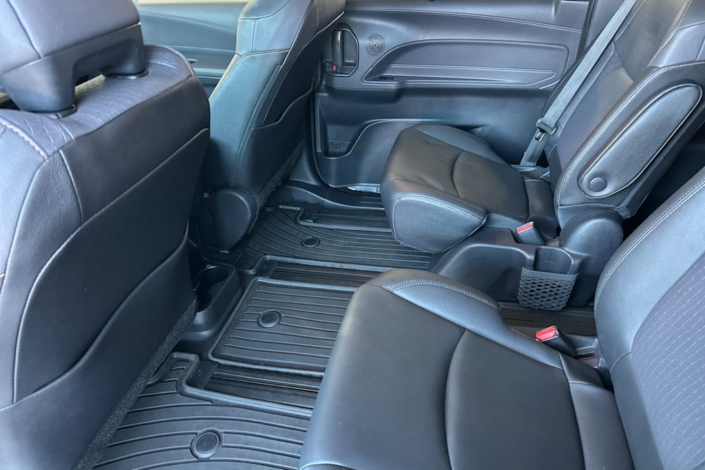 Thumbnail: 2022 Toyota Sienna - 11