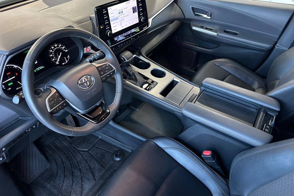 Thumbnail: 2022 Toyota Sienna - 9