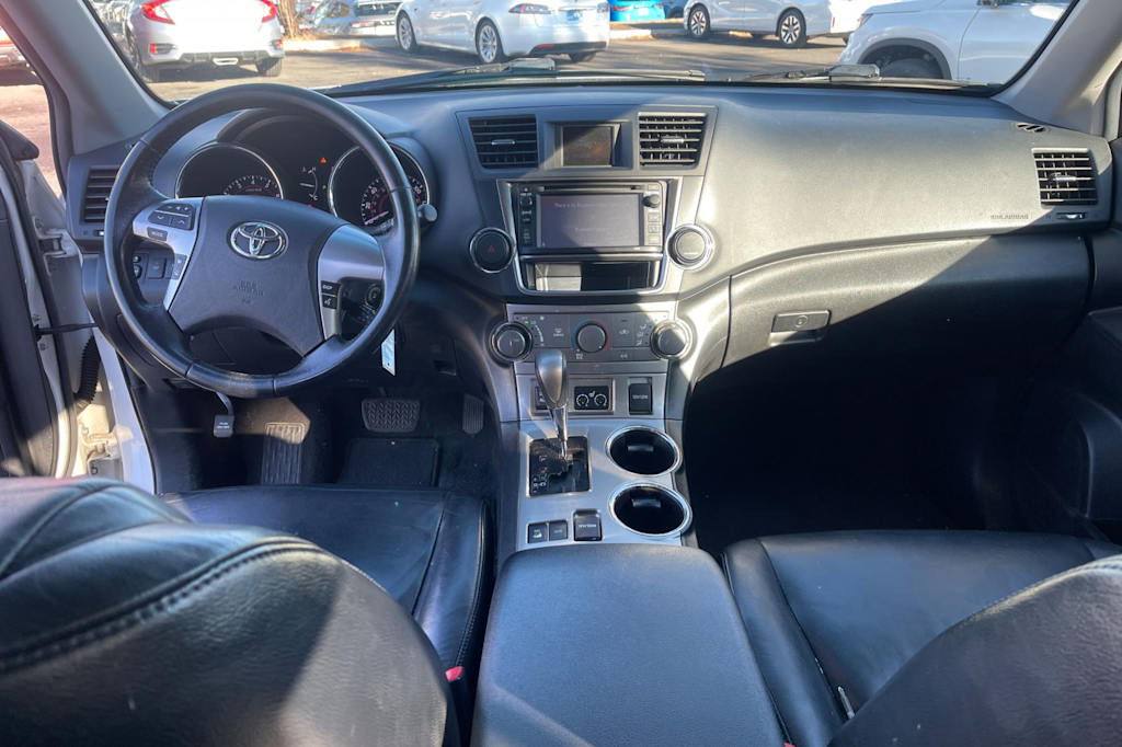 Thumbnail: 2013 Toyota Highlander - 2
