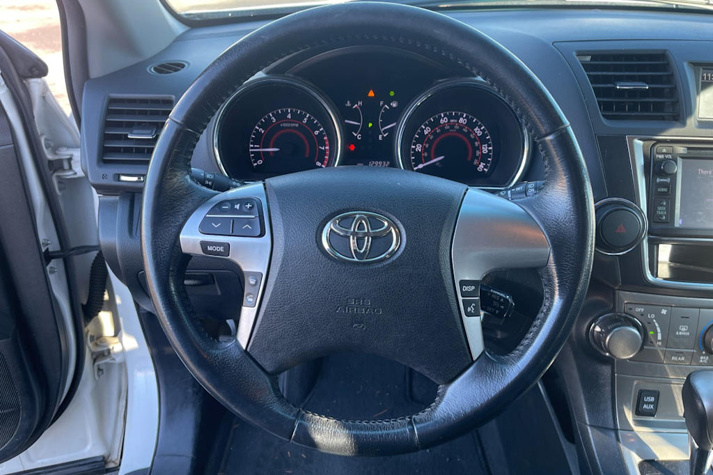 Thumbnail: 2013 Toyota Highlander - 8