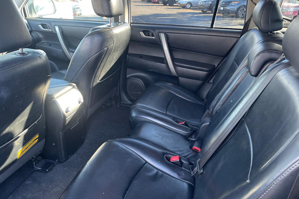 Thumbnail: 2013 Toyota Highlander - 10