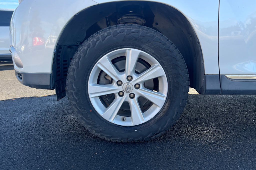 Thumbnail: 2013 Toyota Highlander - 7