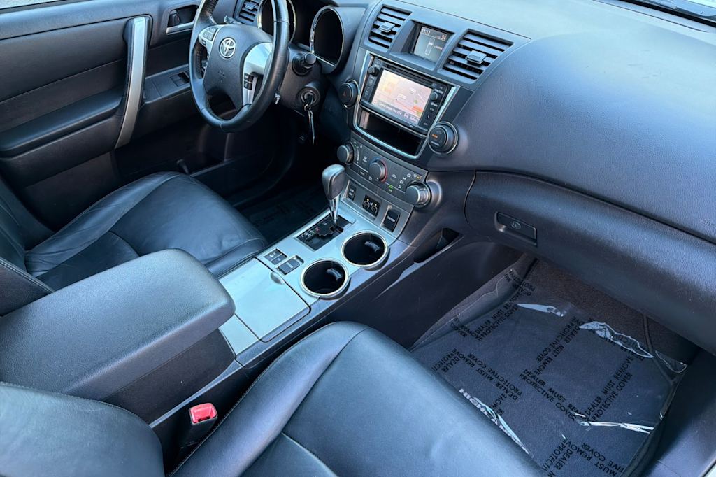 Thumbnail: 2013 Toyota Highlander - 12